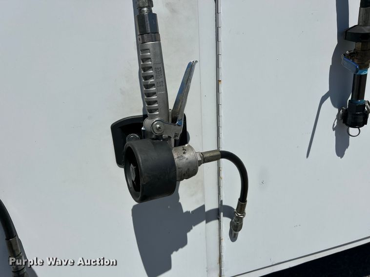 image for item EK4570 2015 Ford F750 Super Duty XL utility / service truck