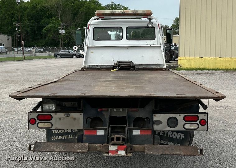 image for item EK4573 2001 Freightliner FL60 rollback truck