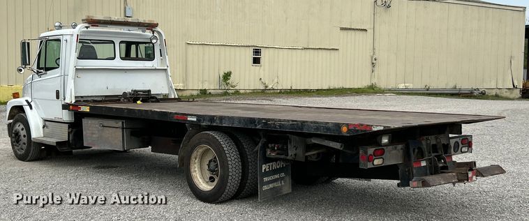 image for item EK4573 2001 Freightliner FL60 rollback truck