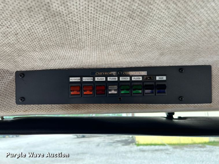 image for item EK4573 2001 Freightliner FL60 rollback truck