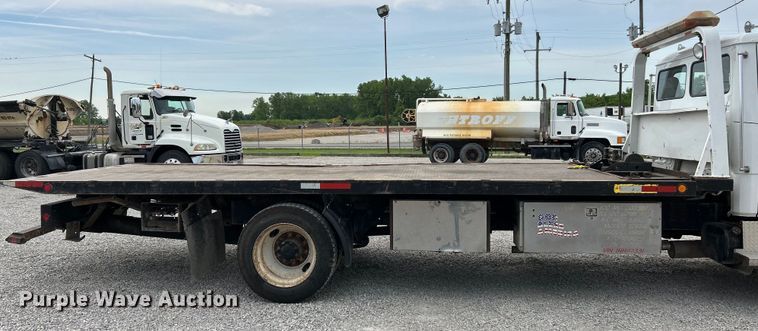 image for item EK4573 2001 Freightliner FL60 rollback truck