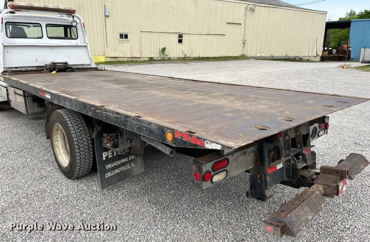 image for item EK4573 2001 Freightliner FL60 rollback truck