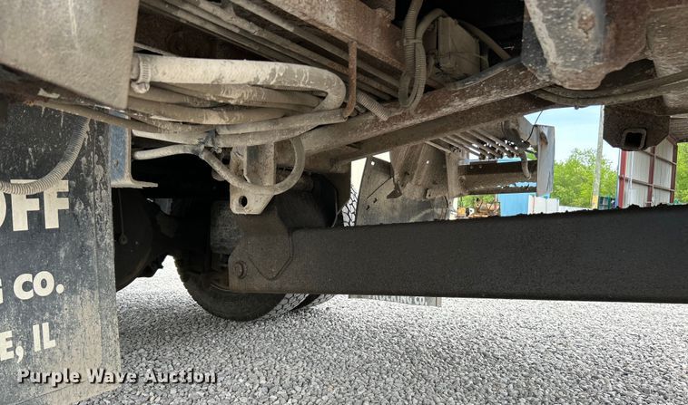 image for item EK4573 2001 Freightliner FL60 rollback truck