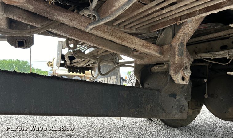 image for item EK4573 2001 Freightliner FL60 rollback truck