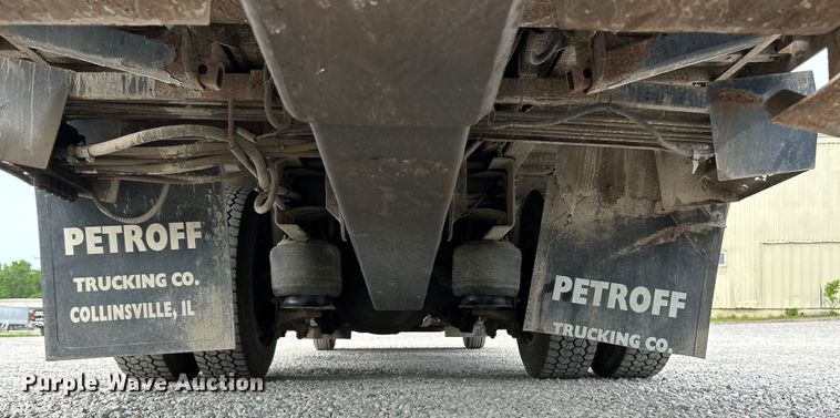 image for item EK4573 2001 Freightliner FL60 rollback truck