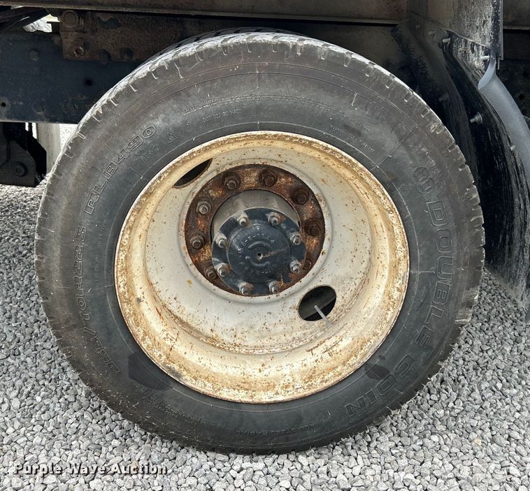 image for item EK4573 2001 Freightliner FL60 rollback truck