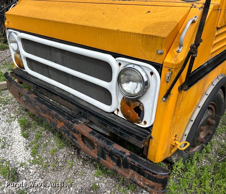 image for item EK4574 1975 Ford school bus