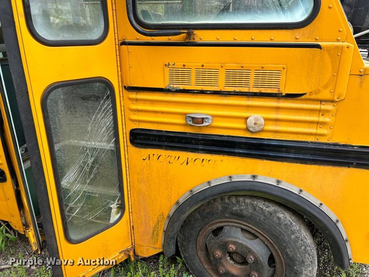 image for item EK4574 1975 Ford school bus