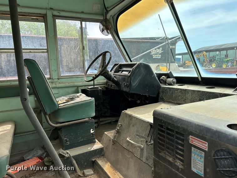 image for item EK4574 1975 Ford school bus