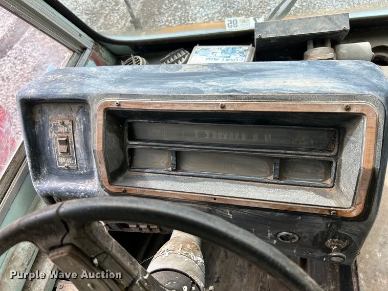 image for item EK4574 1975 Ford school bus
