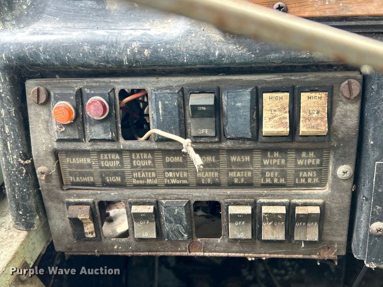 image for item EK4574 1975 Ford school bus