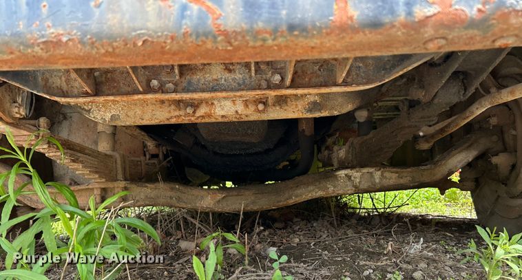 image for item EK4574 1975 Ford school bus