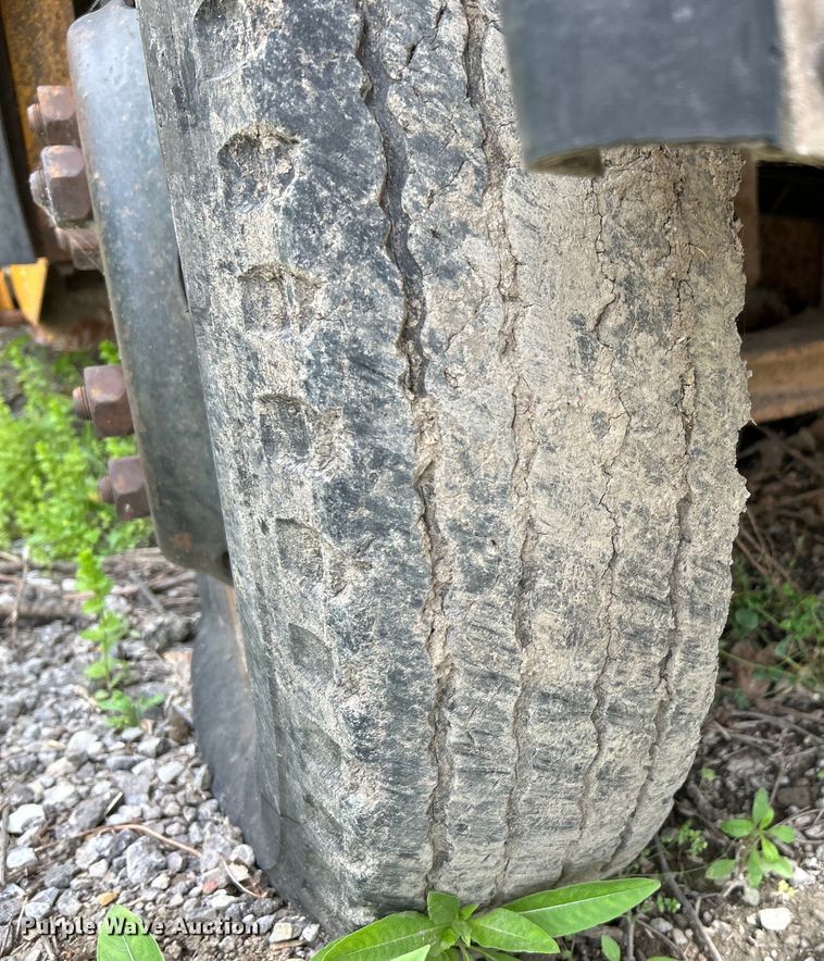 image for item EK4574 1975 Ford school bus