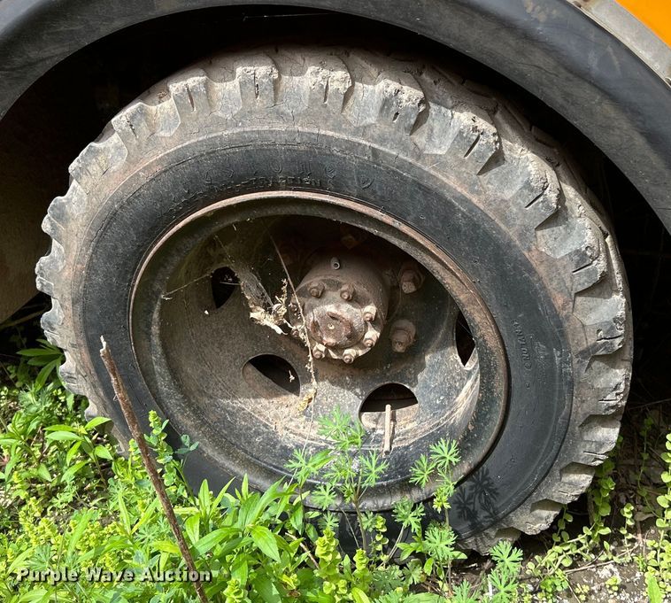 image for item EK4574 1975 Ford school bus