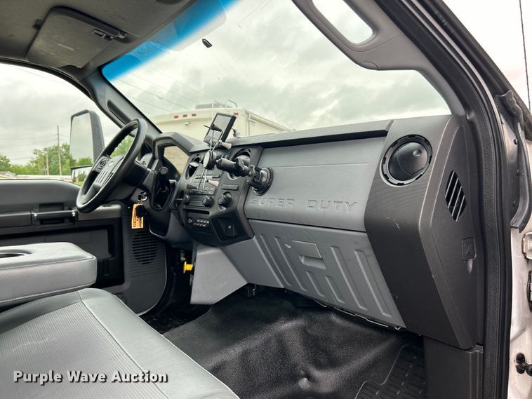 image for item EK4593 2017 Ford F750 Super Duty  box truck