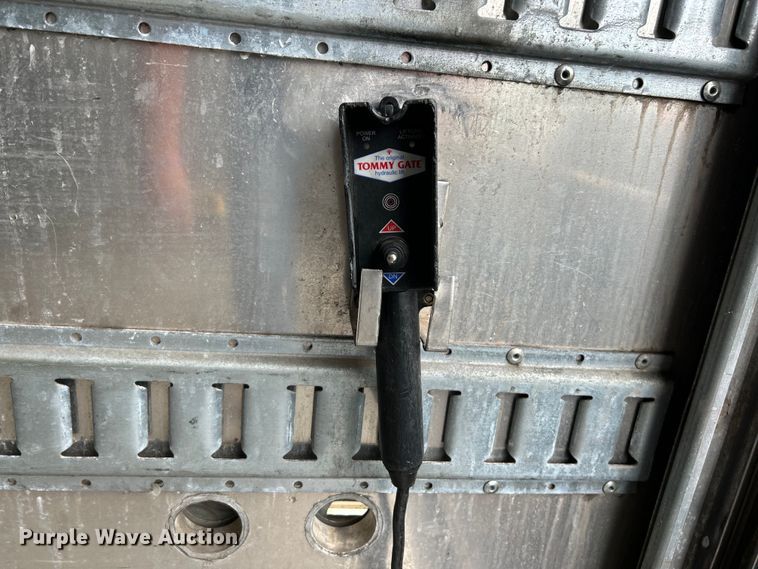 image for item EK4593 2017 Ford F750 Super Duty  box truck