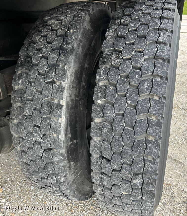 image for item EK4593 2017 Ford F750 Super Duty  box truck