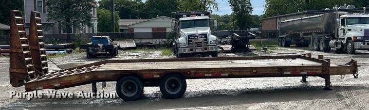 image for item EK4602 1997 Belshe DT255 equipment trailer