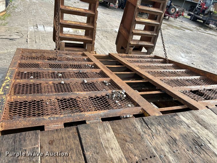 image for item EK4602 1997 Belshe DT255 equipment trailer