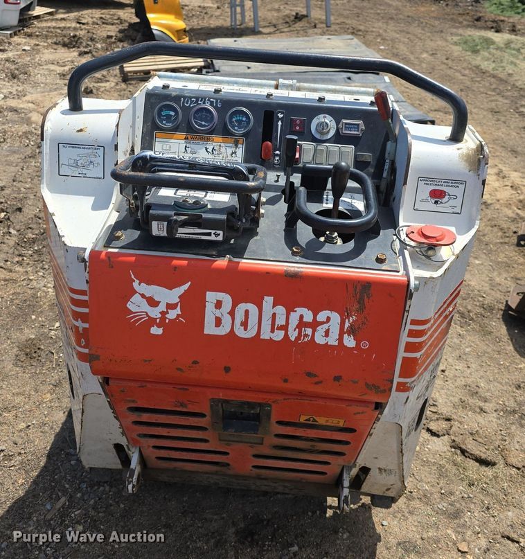 image for item EK5855 2009 Bobcat MT52 compact utility loader