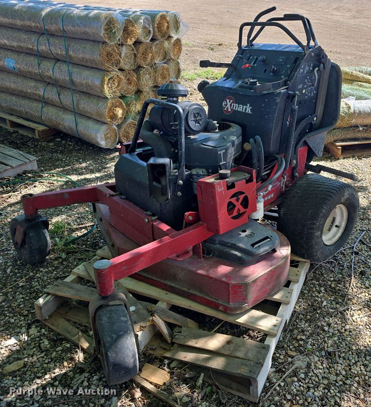 image for item EK5864 (4) Exmark S Series stand on mowers