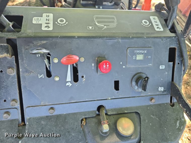 image for item EK5864 (4) Exmark S Series stand on mowers