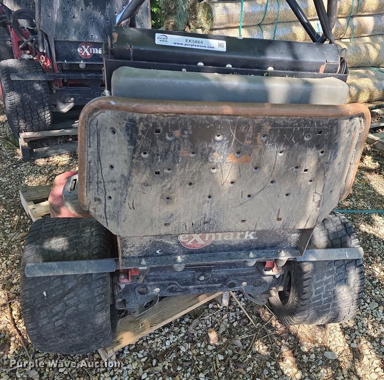 image for item EK5864 (4) Exmark S Series stand on mowers
