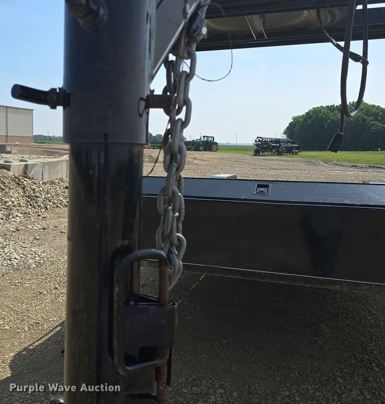 image for item EK5916 2017 Titan HU7859 equipment trailer