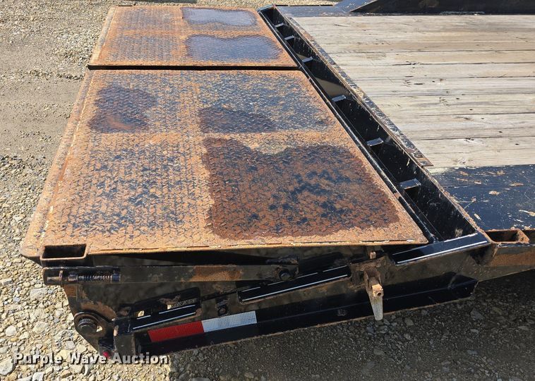 image for item EK5916 2017 Titan HU7859 equipment trailer