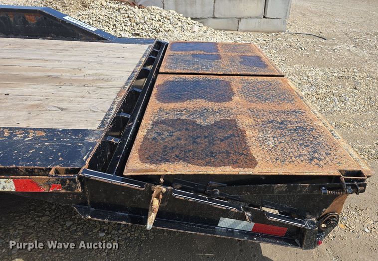 image for item EK5916 2017 Titan HU7859 equipment trailer