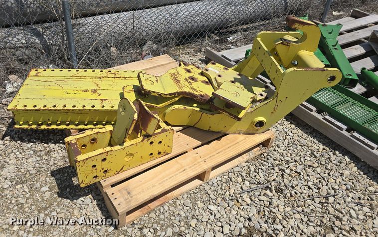 image for item EK5943 Dozer bucket bracket 