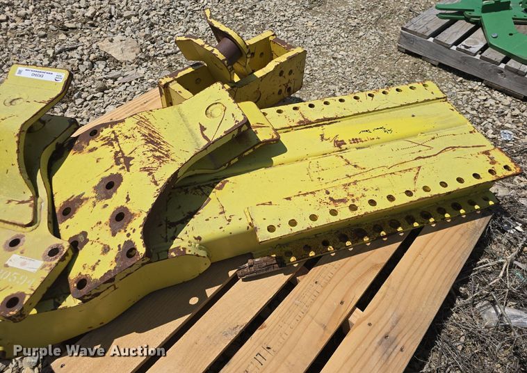 image for item EK5943 Dozer bucket bracket 