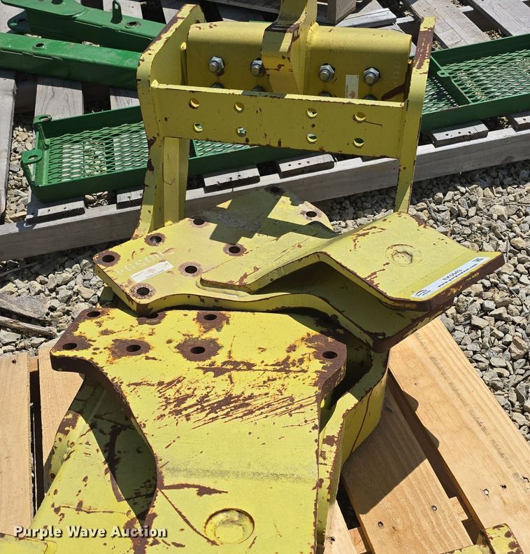 image for item EK5943 Dozer bucket bracket 