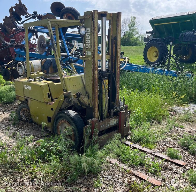 image for item EK8507 Clark C500Y-55 forklift