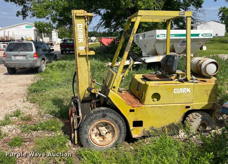 image for item EK8507 Clark C500Y-55 forklift