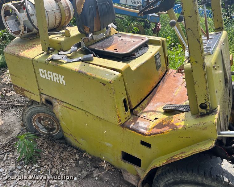 image for item EK8507 Clark C500Y-55 forklift