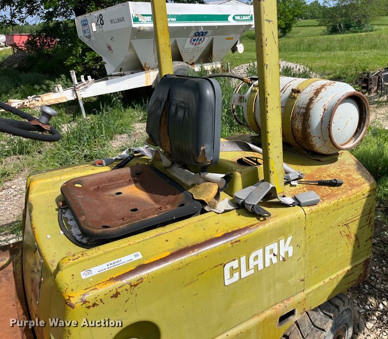 image for item EK8507 Clark C500Y-55 forklift