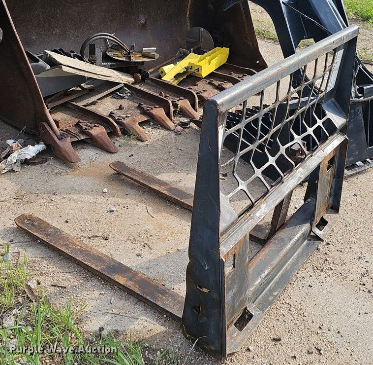 image for item IO9922 Bobcat 42