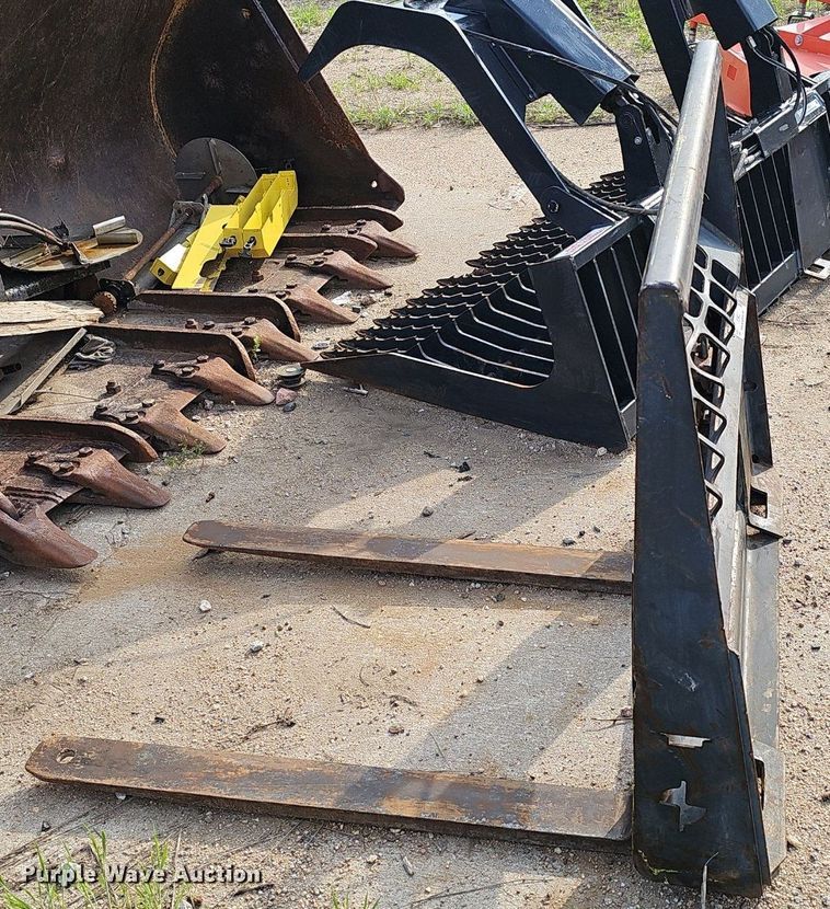 image for item IO9922 Bobcat 42