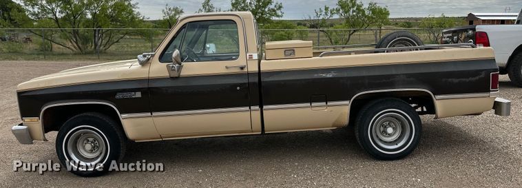 image for item JT9050 1984 GMC Sierra C1500 pickup truck