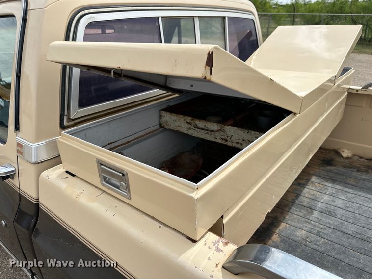 image for item JT9050 1984 GMC Sierra C1500 pickup truck