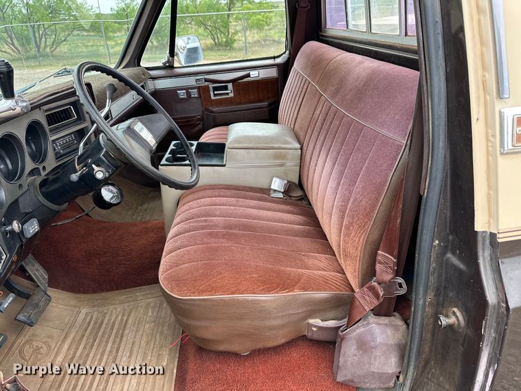 image for item JT9050 1984 GMC Sierra C1500 pickup truck