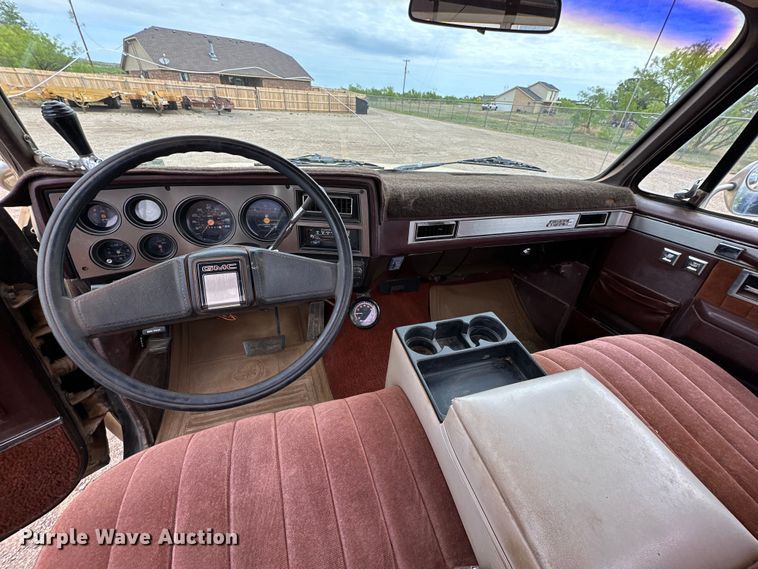 image for item JT9050 1984 GMC Sierra C1500 pickup truck