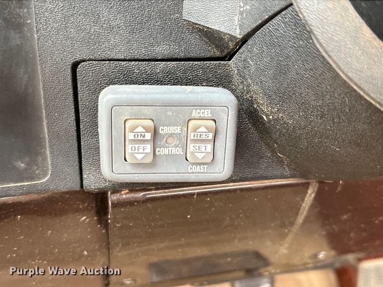 image for item JT9050 1984 GMC Sierra C1500 pickup truck