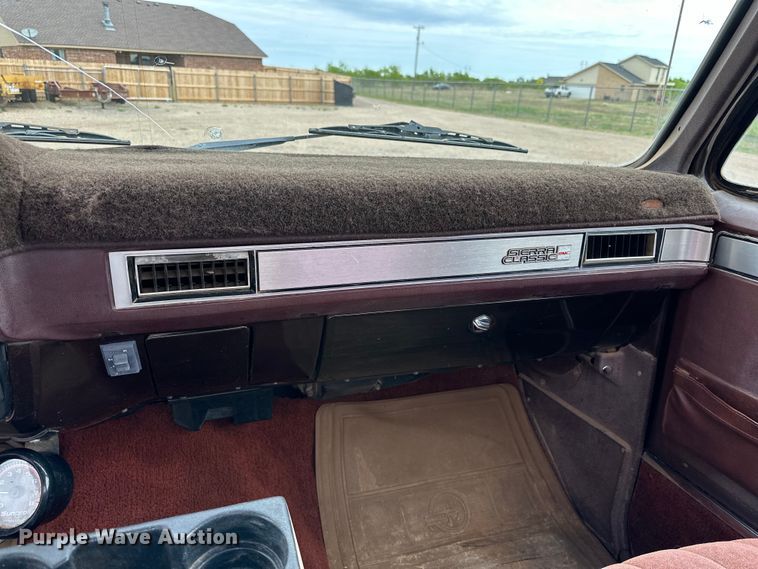 image for item JT9050 1984 GMC Sierra C1500 pickup truck