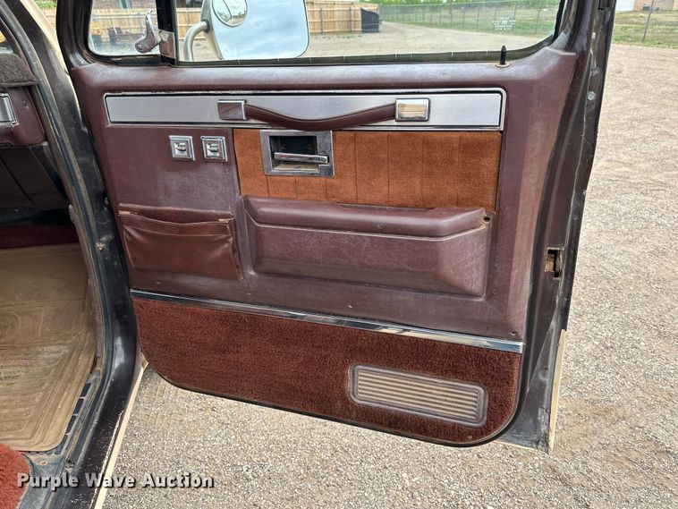 image for item JT9050 1984 GMC Sierra C1500 pickup truck