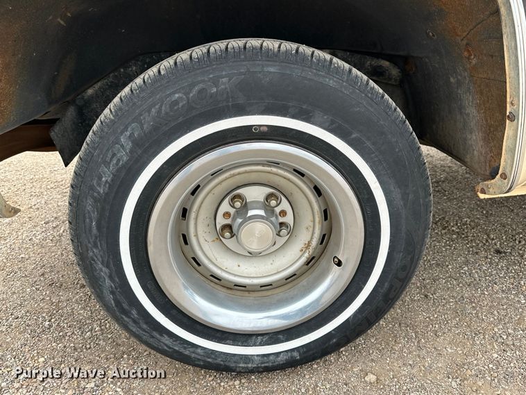 image for item JT9050 1984 GMC Sierra C1500 pickup truck