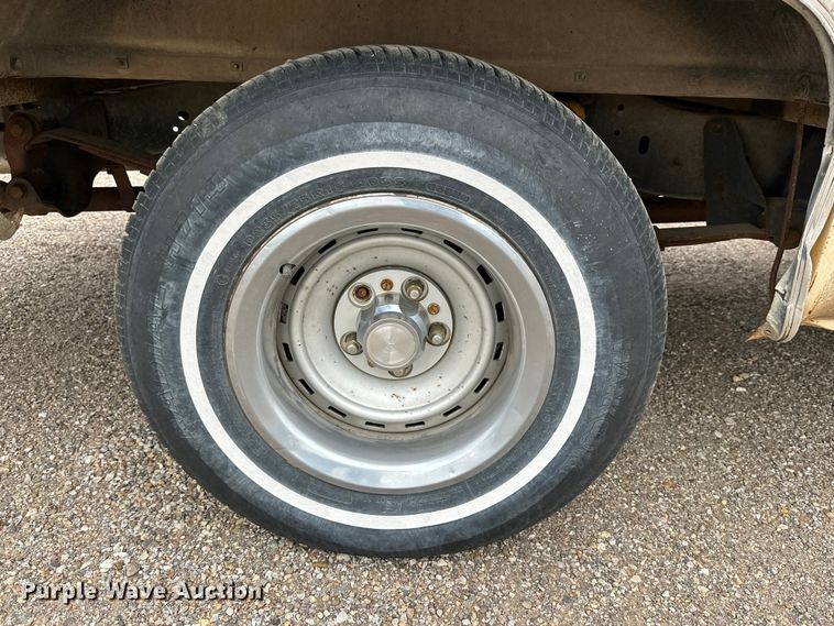 image for item JT9050 1984 GMC Sierra C1500 pickup truck