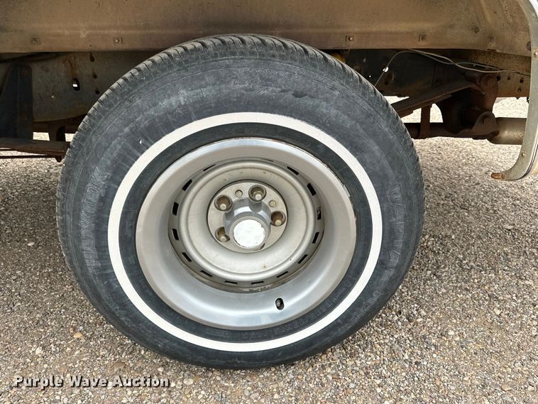 image for item JT9050 1984 GMC Sierra C1500 pickup truck