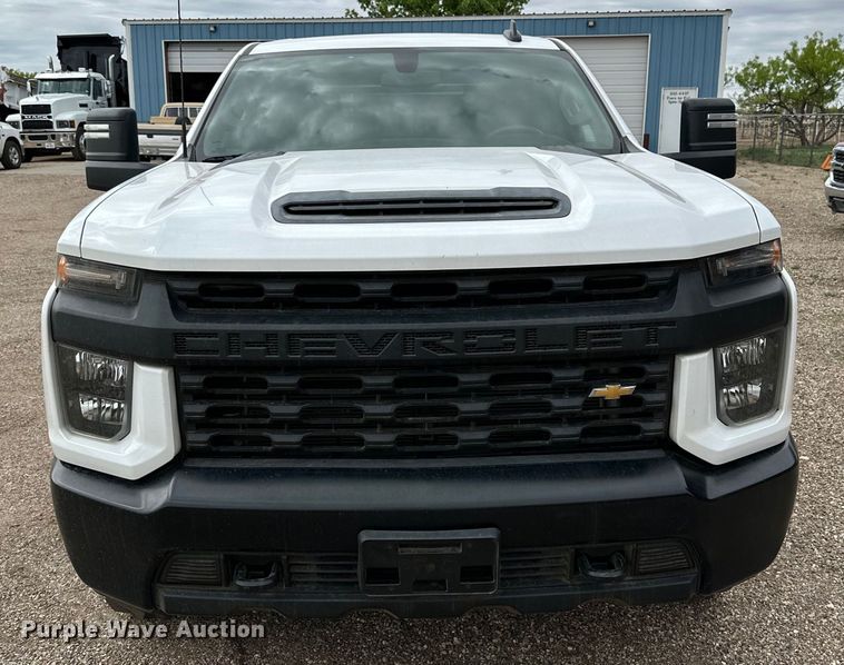 image for item JT9051 2020 Chevrolet Silverado 2500HD Crew Cab flatbed pickup truck